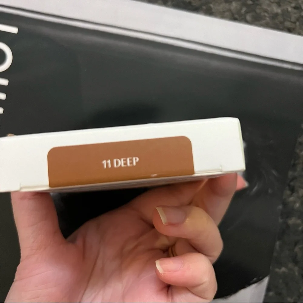 huda beauty glowish luminous pressed powder 11 deep bundle of 2